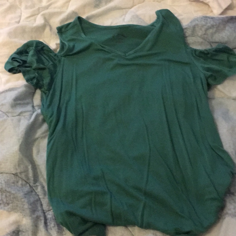 T-shirt shoulders showing